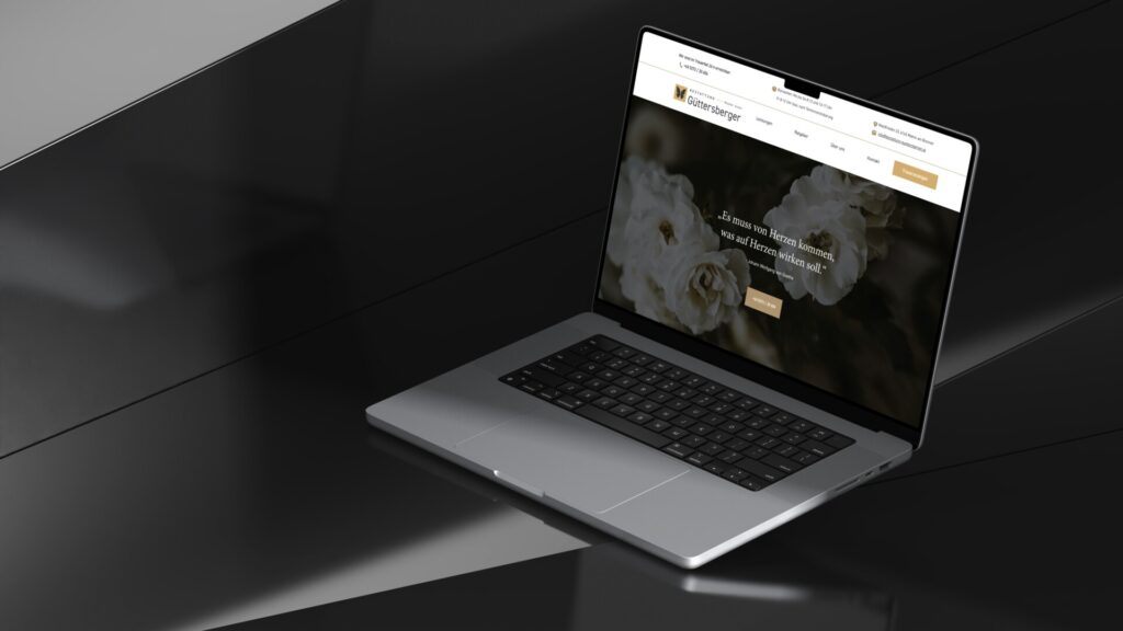 Laptop mit Website